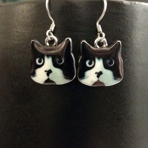 Tuxedo Kitty Head Earrings